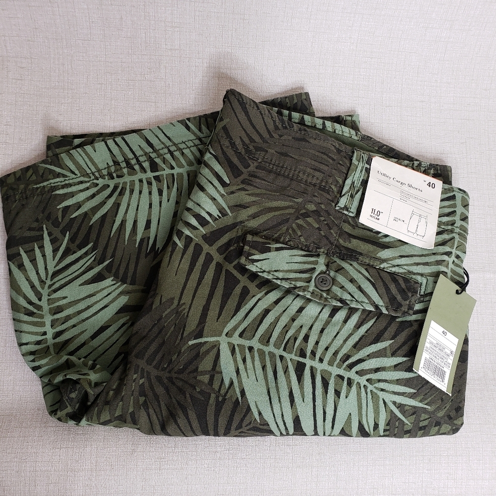 Goodfellow & Co Utility Cargo Shorts Men's 40 Waist Green Ferns Print NWT - Picture 10 of 10